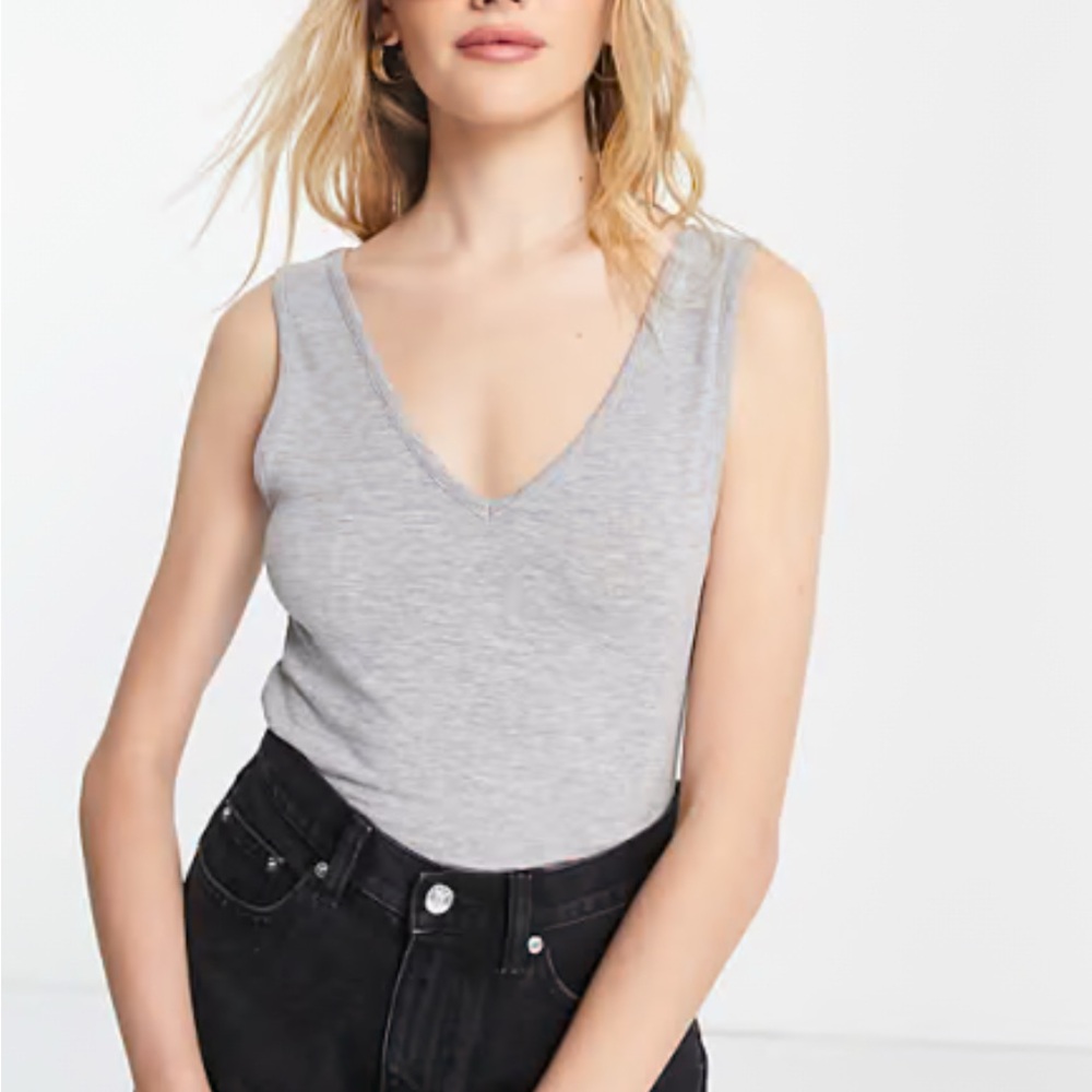 Gray Fitted Sleeveless Tank Top